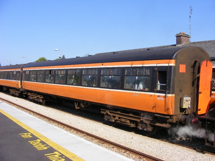11/5/2009: 1532 at Ballyhaunis on the 'Carrowbeg' railtour. (C.P.Friel)