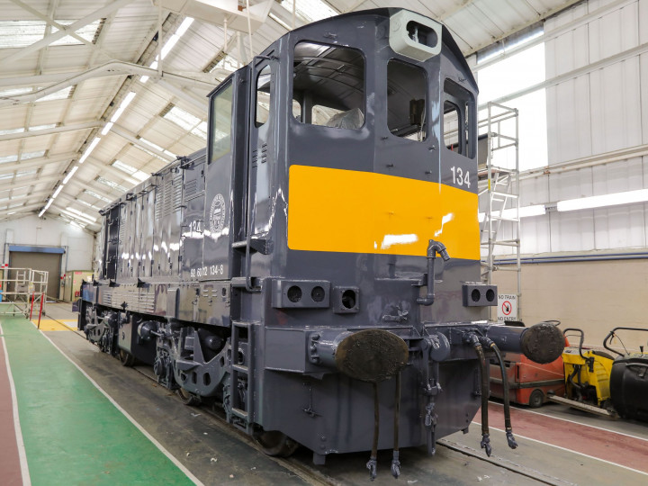 16/11/2021: Temporary Irish Rail livery applied to locomotive prior to final fitting out and trials.