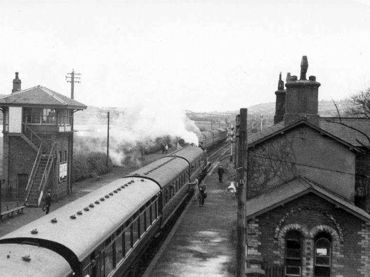 91 in the formation of the RPSI's 'Inver nOllarbha' tour of 21/3/1970. The train is stopped at Ballycarry to cross a Down Larne service. (J.A. Cassells)
