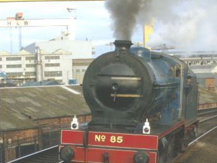 Before her 1994 overhaul No.85 ran with a VS class tender from No.207 'Boyne'.