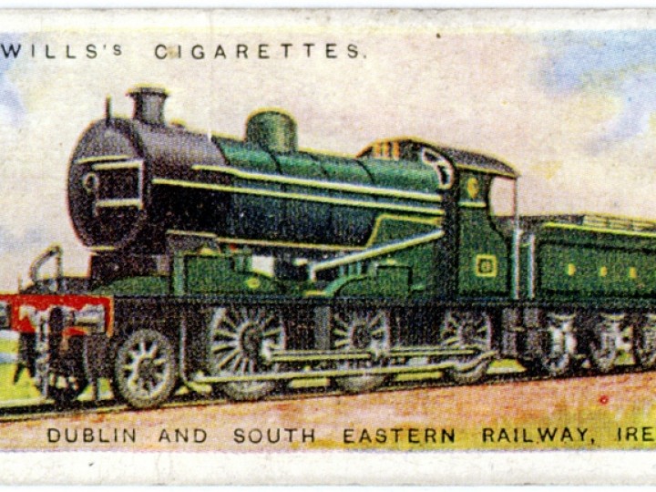 The front and back of the Wills's cigarette card of 1924. Note that the engine is shown with its original boiler - the dome is further forward - and the smokebox is of typically Beyer Peacock style.