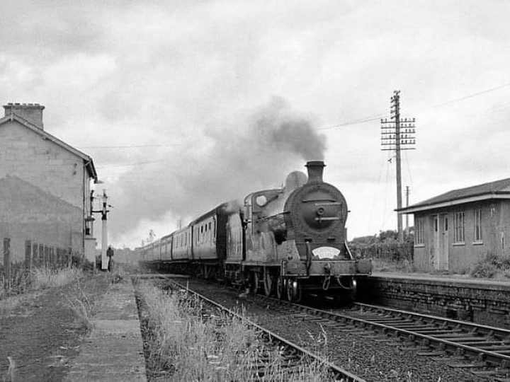 1979: Portrush Flyer passing through Dunloy. (A. Esdale)