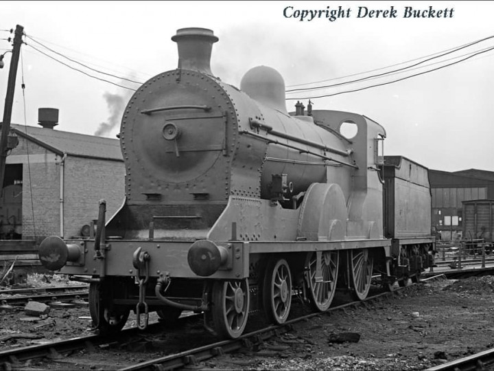 23/8/1968: Fresh from H&W, and near the turntable at York Road, Belfast. (D. Buckett)