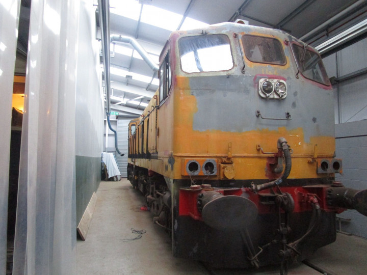 26/11/2022: B142 in the paintshop at Whitehead in preparation for its re-painting.