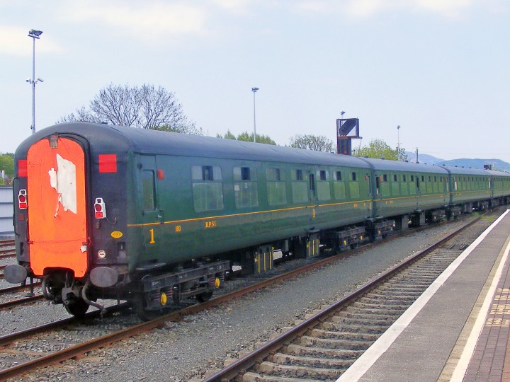 Mk2 180 at rear of the return 'Barrow Bridge' railtour train being shunted to Dundalk's No 31 Loop on 12th May 2008. The train ran empty from here to Whitehead as central door locking was yet to be fitted. (C.P.Friel)