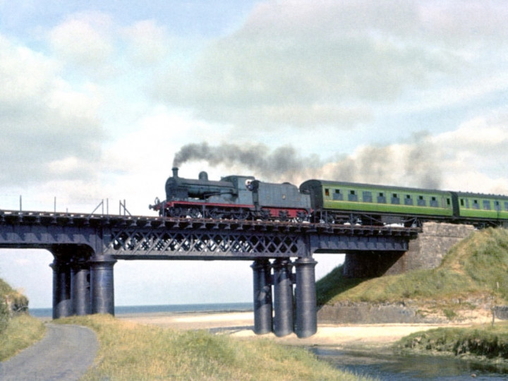 24/6/1961: No.197 'Lough Neagh' on a Down train at Gormanston with Type E tender 43. (C. Natzio)